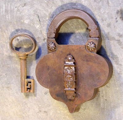 Latane Padlock with Complex Profile